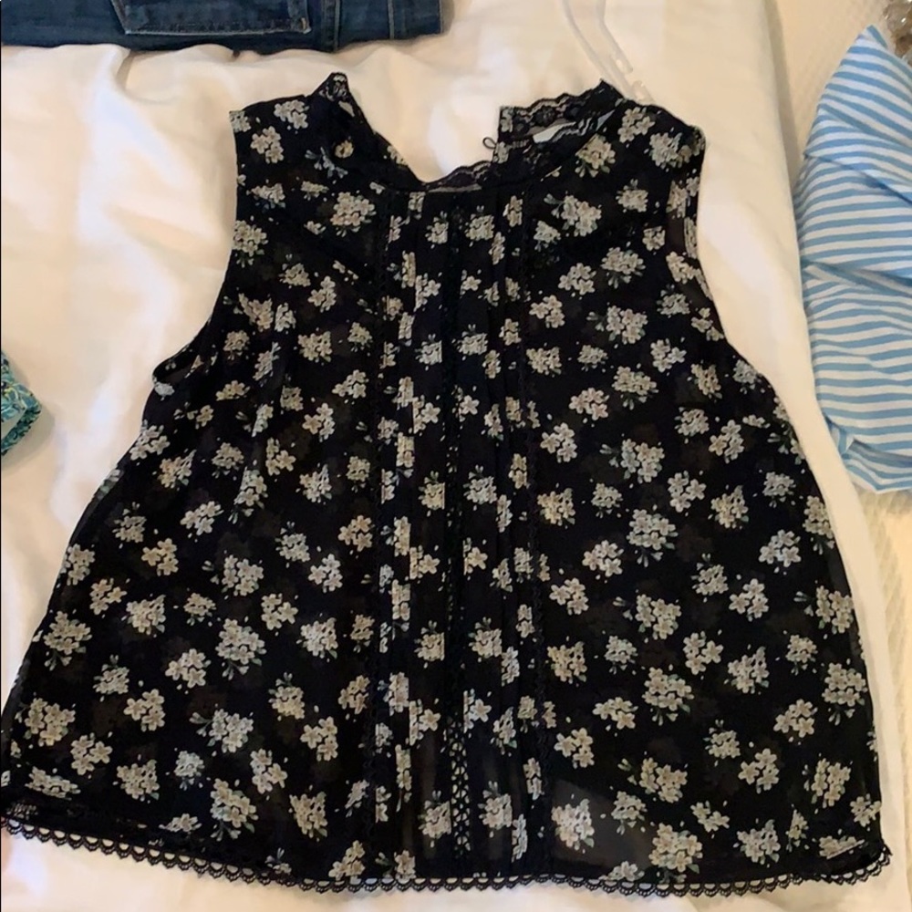 Flowy Tank